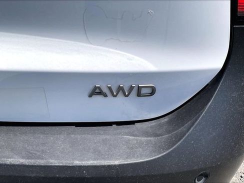 Used 2025 Nissan Kicks S AWD/4WD image 24