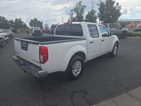 Used 2018 Nissan Frontier SV AWD/4WD image 6
