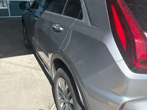 Used 2024 Cadillac XT4 Premium Luxury FWD image 11