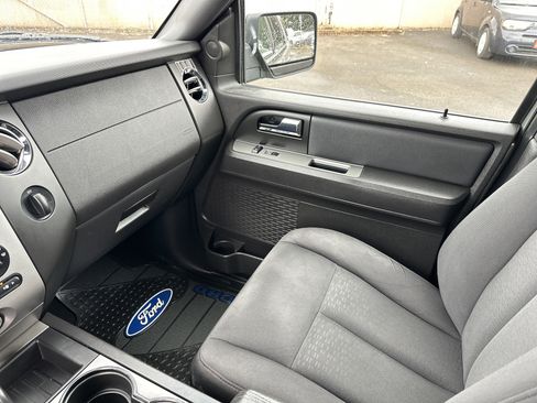 Used 2008 Ford Expedition XLT image 24