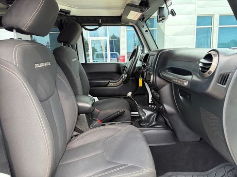 Used 2018 Jeep Wrangler Sport AWD/4WD image 23