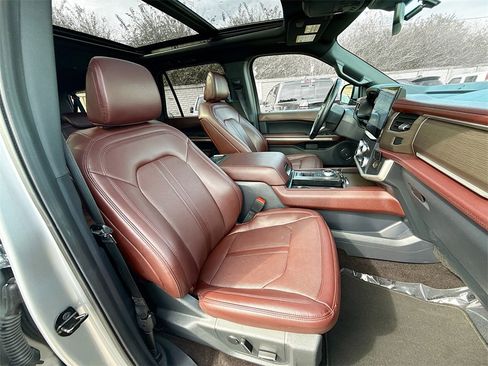 Used 2022 Ford Expedition Max Limited image 33