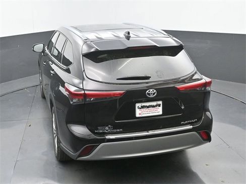 Used 2021 Toyota Highlander Platinum image 15