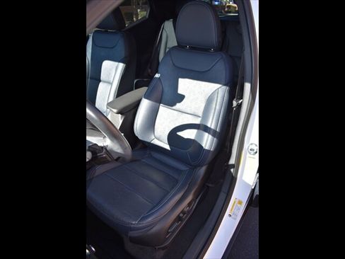 Used 2023 Chevrolet Bolt EUV Premier w/ Sun & Sound Package image 19