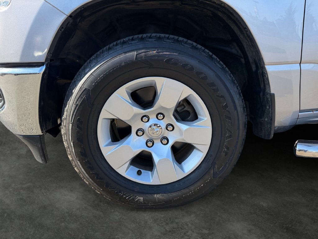Used 2019 RAM 1500 Big Horn AWD/4WD image 5