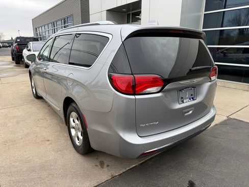 Used 2017 Chrysler Pacifica Touring-L Plus image 8
