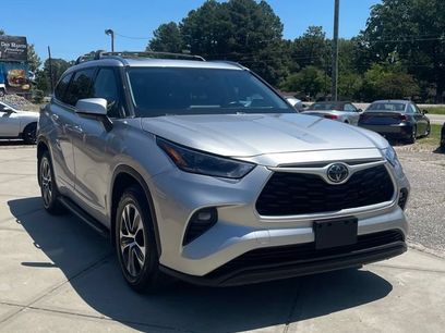Used 2021 Toyota Highlander XLE