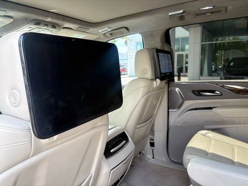 Used 2021 Cadillac Escalade Premium Luxury Platinum AWD/4WD image 14
