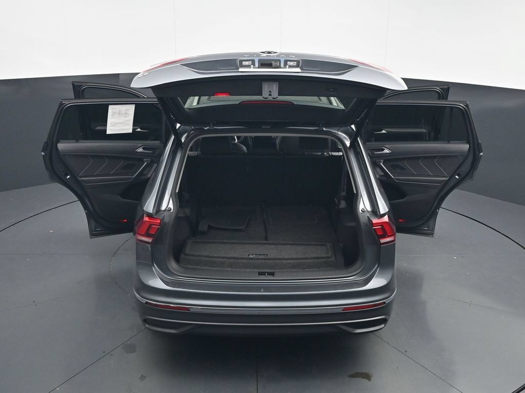 Used 2022 Volkswagen Tiguan SE FWD image 44
