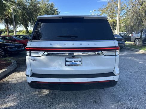 Used 2024 Lincoln Navigator Reserve AWD/4WD image 5