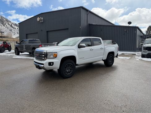 Used 2018 GMC Canyon SLT w/ Driver Alert Package image 2