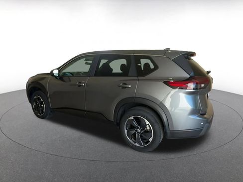 Used 2025 Nissan Rogue SV image 10