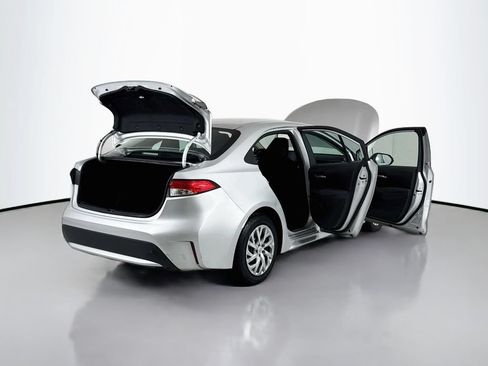 Used 2020 Toyota Corolla LE FWD image 15