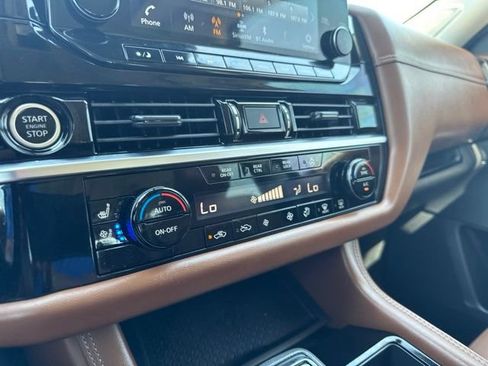 Used 2023 Nissan Pathfinder Platinum AWD/4WD image 4