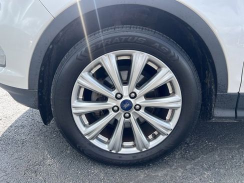 Used 2017 Ford Escape Titanium image 18