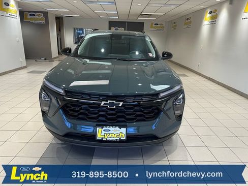 New 2026 Chevrolet Trax LT w/ Sunroof Package FWD image 18