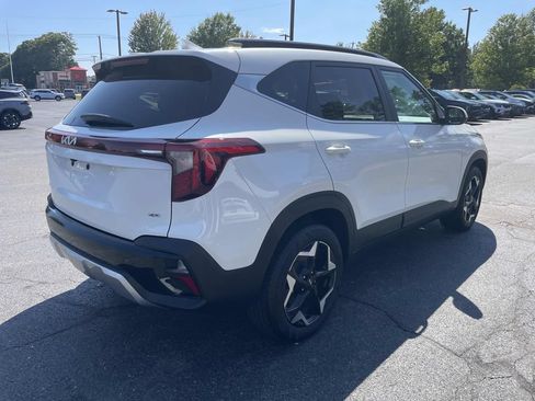 Used 2025 Kia Seltos EX w/ EX Sunroof Package AWD/4WD image 9