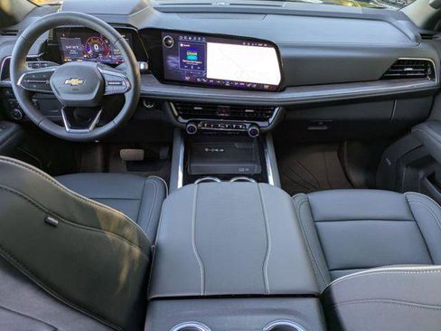 New 2026 Chevrolet Suburban Premier image 26