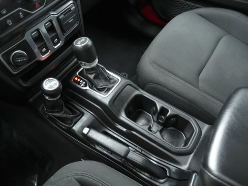 Used 2021 Jeep Wrangler Willys image 11