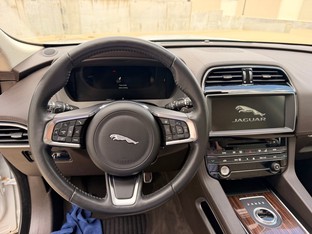 Used 2019 Jaguar F-PACE Prestige AWD/4WD image 10