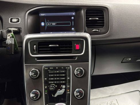 Used 2013 Volvo S60 T5 FWD image 25