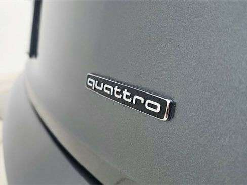 Used 2024 Audi Q5 e Prestige w/ Prestige Package image 20