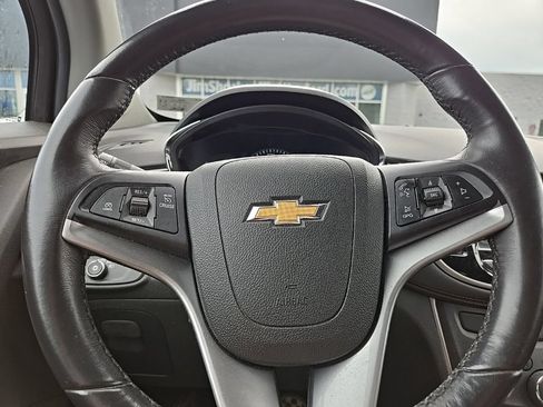 Used 2017 Chevrolet Trax LT w/ LT Convenience Package AWD/4WD image 13
