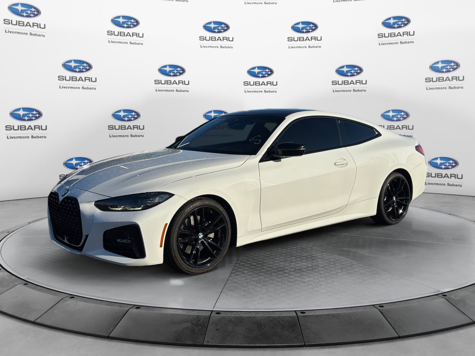 Used 2022 BMW 430i Coupe w/ M Sport Package RWD image 3