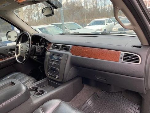 Used 2007 GMC Yukon XL SLT w/ SLT Preferred Equipment Group image 17