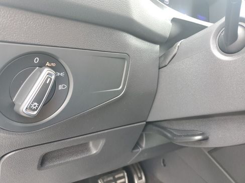 Used 2023 Volkswagen Tiguan SE R-Line FWD image 28