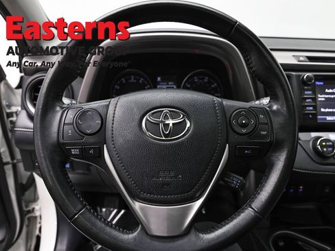 Used 2018 Toyota RAV4 XLE AWD/4WD image 10