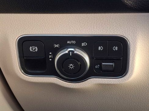 Used 2022 Mercedes-Benz GLB 250 4MATIC image 22