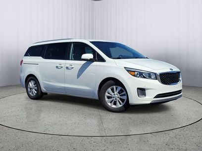 Used 2017 Kia Sedona LX w/ LX Essentials Premium Package