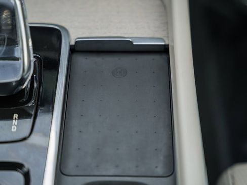 Used 2022 Volvo XC60 T8 Inscription w/ Advanced Package image 23