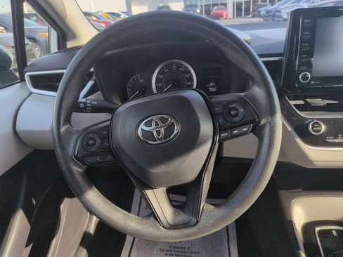 Used 2022 Toyota Corolla LE FWD image 14