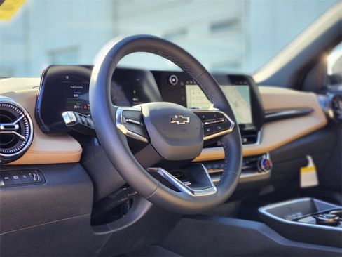 Used 2026 Chevrolet Equinox ACTIV w/ Convenience Package III image 17