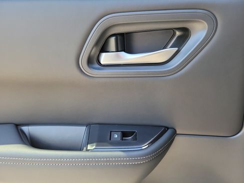Certified 2024 Nissan Rogue SV FWD image 20