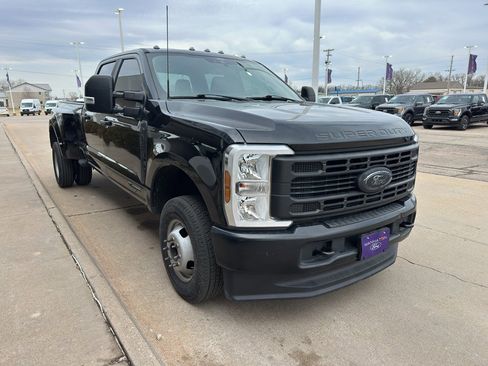 Used 2024 Ford F350 XL image 2