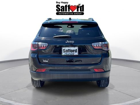 Used 2026 Jeep Compass Latitude AWD/4WD image 6