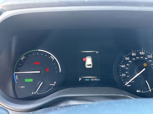 Used 2024 Toyota Sienna XLE image 6