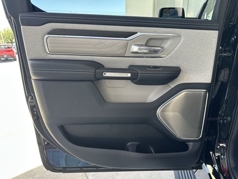 Used 2024 RAM 1500 Limited AWD/4WD image 19