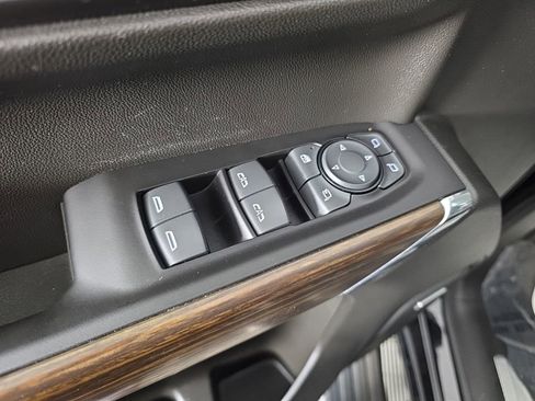 Used 2022 Chevrolet Silverado 1500 High Country image 14