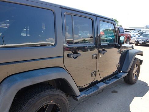 Used 2016 Jeep Wrangler Unlimited Sport AWD/4WD image 9