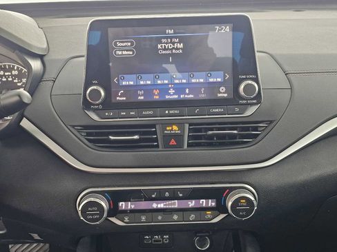 Used 2020 Nissan Altima 2.5 SV image 25