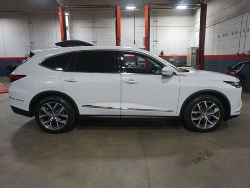 Used 2023 Acura MDX SH-AWD w/ Technology Package image 24