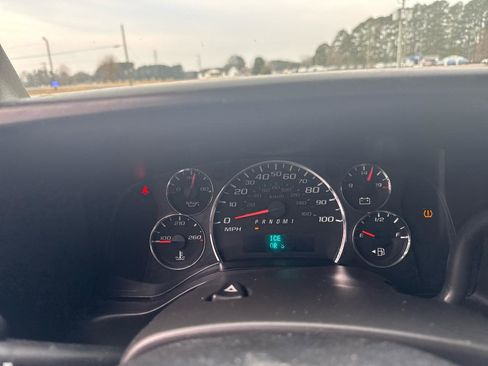 Used 2017 Chevrolet Express 2500 image 20