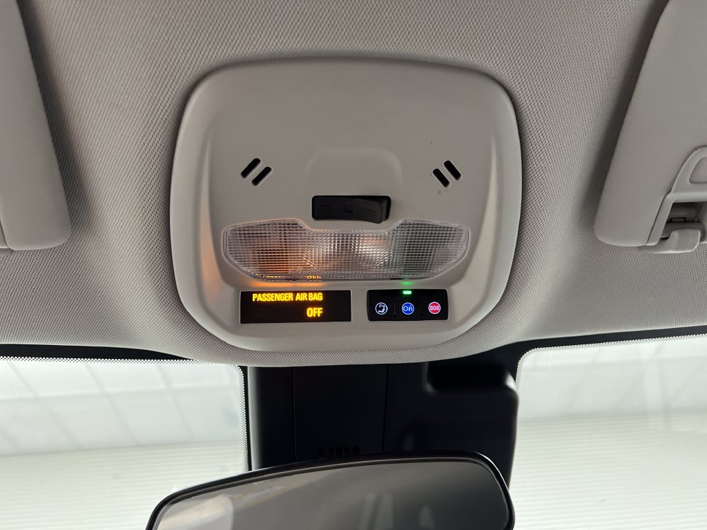 Used 2025 Chevrolet Trax LT FWD image 60