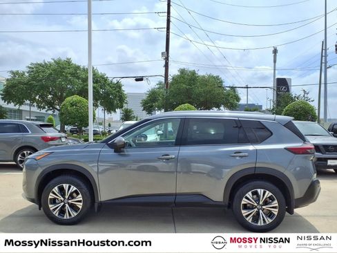 Used 2021 Nissan Rogue SV w/ Premium Package FWD image 5