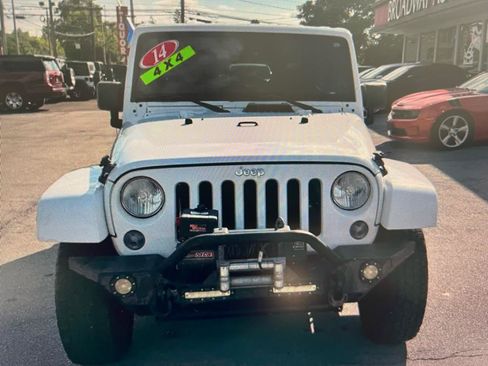 Used 2014 Jeep Wrangler Unlimited Rubicon AWD/4WD image 8