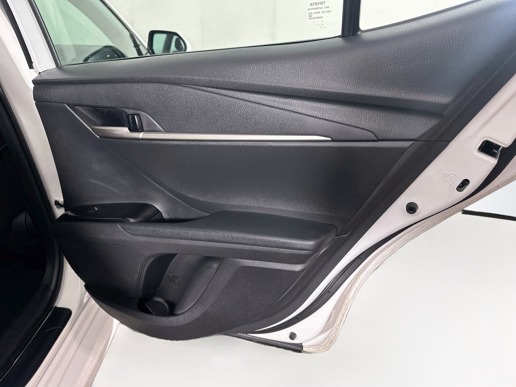 Used 2025 Toyota Camry LE FWD image 28